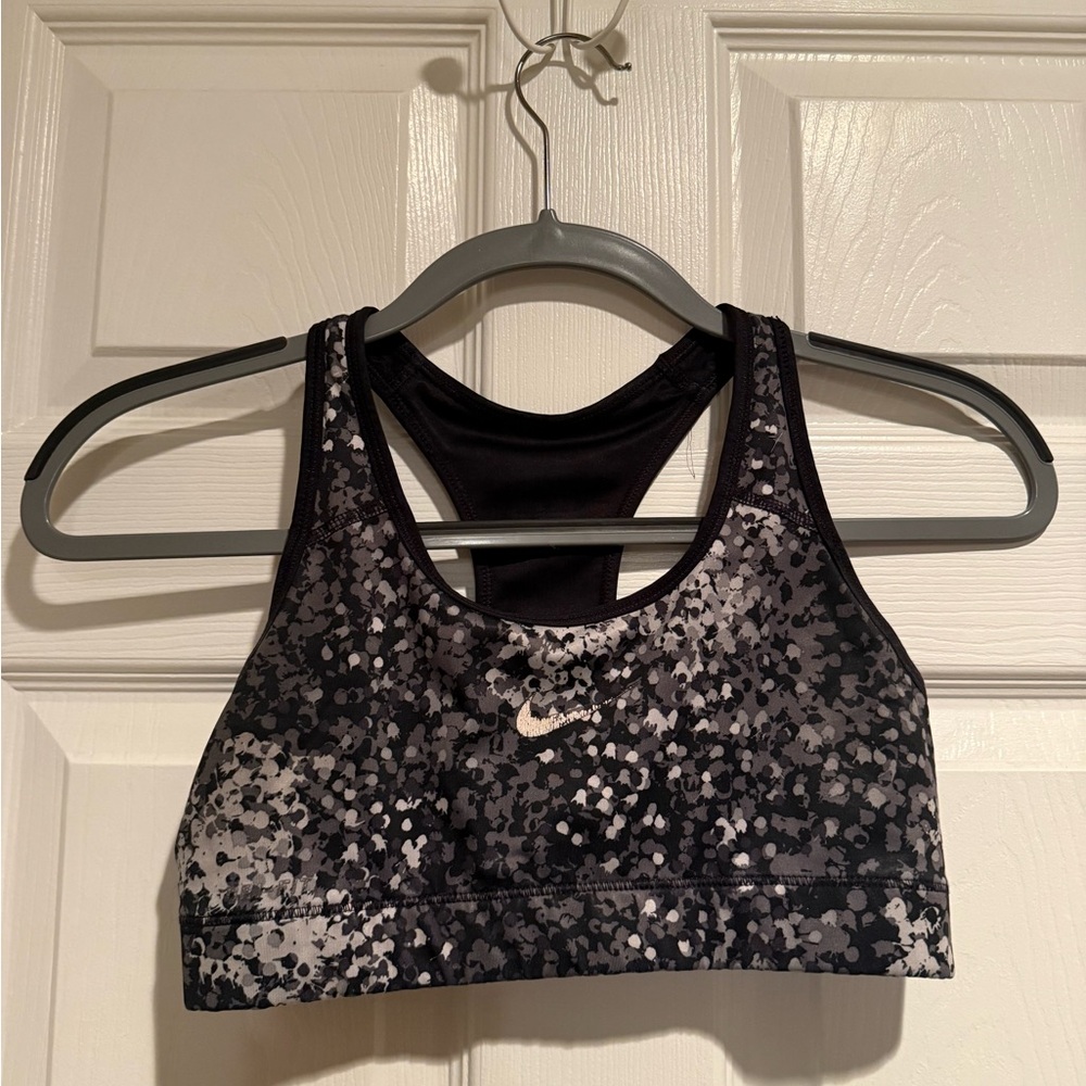Nike Women's Black and Gray Patterned Sports Bra